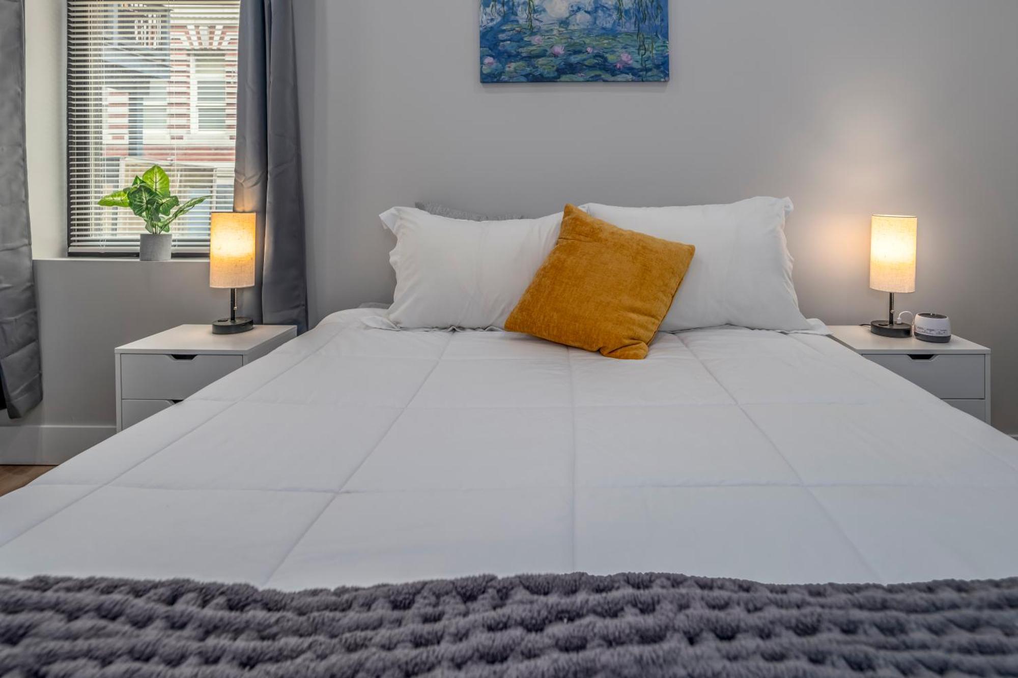 Prime Otr, 3 Lux Queen Beds, Two 55In Tvs, Steps To Tql, Findlay Market, Light Rail, Fast Wifi Cincinnati Exterior photo